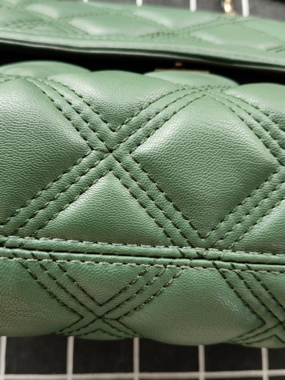 Tory Burch Fleming Collection Green Quilted Chain Bag - Picture 3 of 5